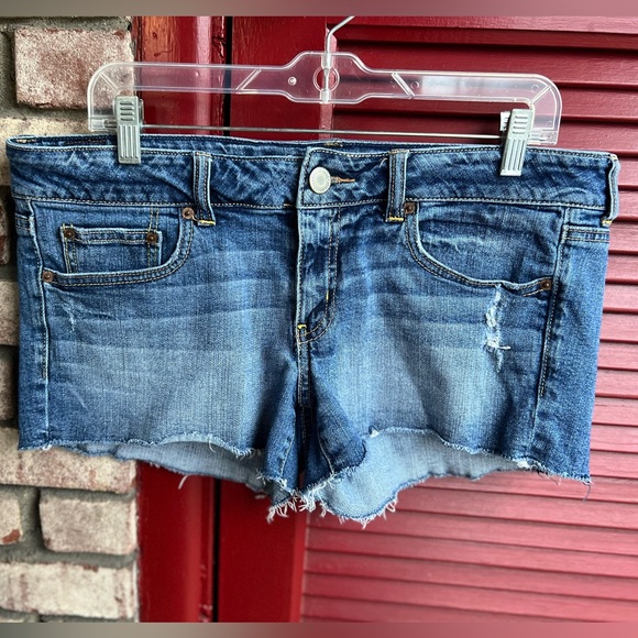 American Eagle Outfitters Blue Denim Stretch Women Shorts Size 12 - Picture 6 of 8